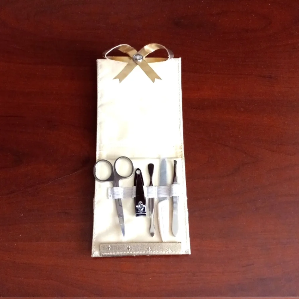 💅💛Beautiful Gold Wallet Travel Manicure Set Snap Bow & Rhinestone Closure O/S